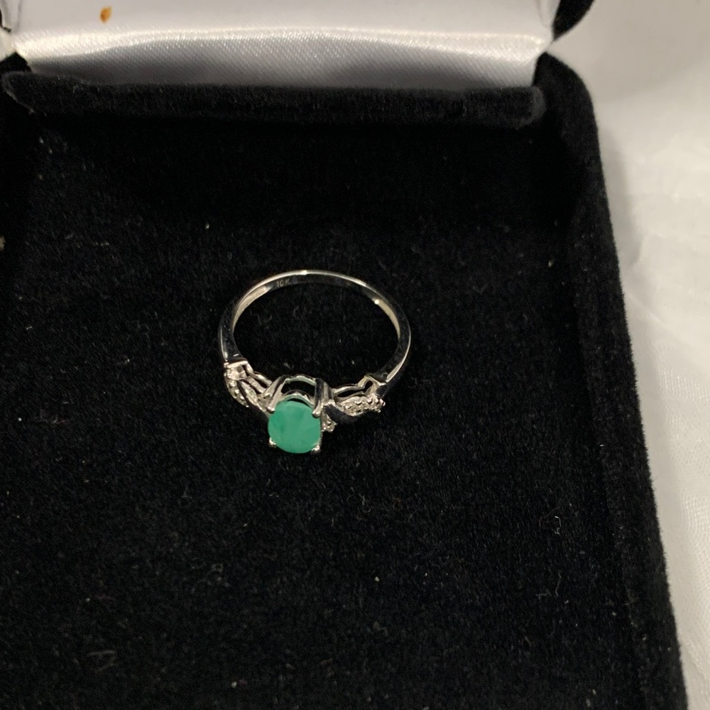 Emerald Green Stone 10K white gold Ring - Women Jewelry